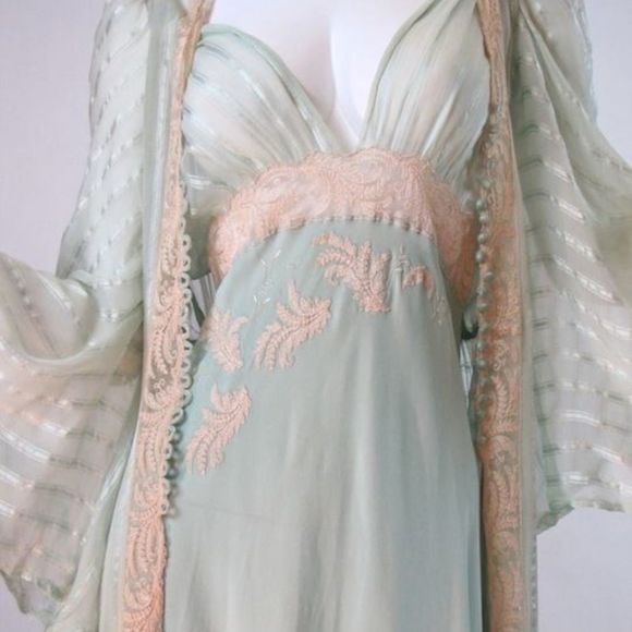 SOLD 1930’s Bridal Trousseau 100% Silk Peignoir Set Nightgown Robe Art to Wear - Picture 3 of 8